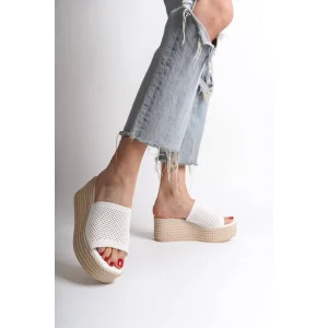 MARLA Dolgu Topuklu Ortopedik Taban Hasır Görünümlü Triko Kadın Terlik  KT - Beyaz