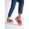 REINA Dolgu Topuklu Ortopedik Taban Hasır Görünümlü Kadın Terlik KT - Fuşya