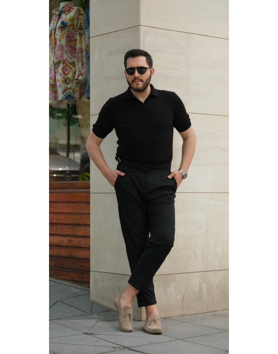 Siyah Yakalı Triko T-Shirt