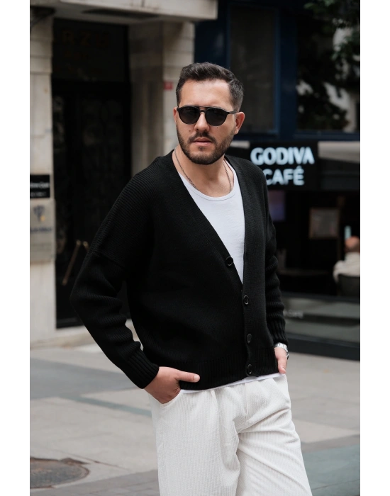 Düğmeli Örme Hırka