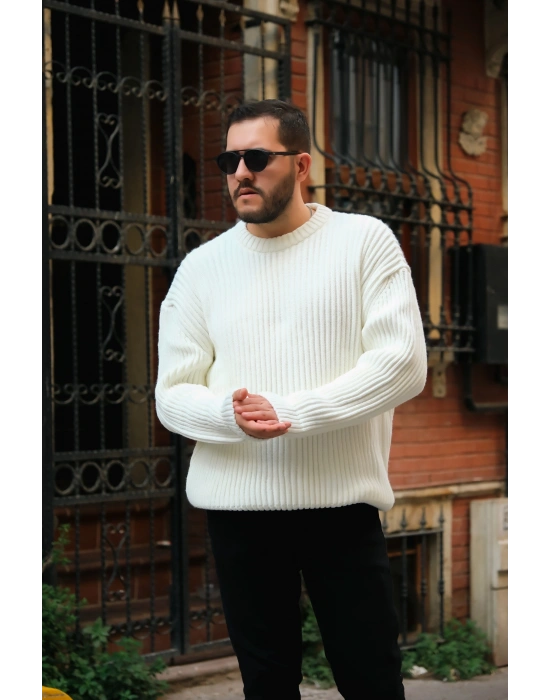 Oversize Beyaz Kazak