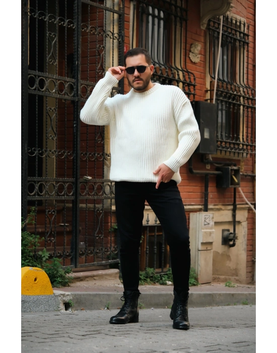 Oversize Beyaz Kazak