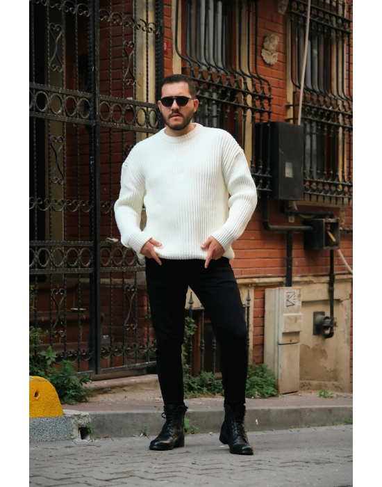 Oversize Beyaz Kazak