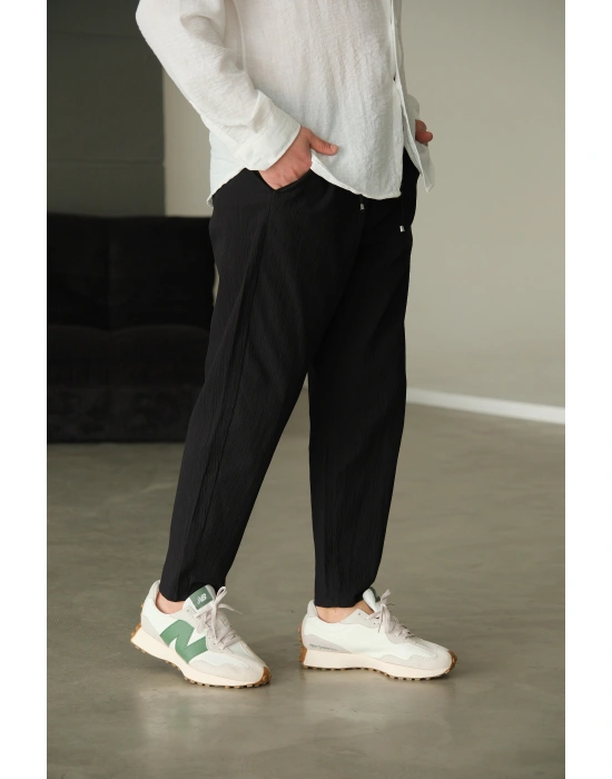 Siyah Gofre Bağlama Detaylı Pantolon