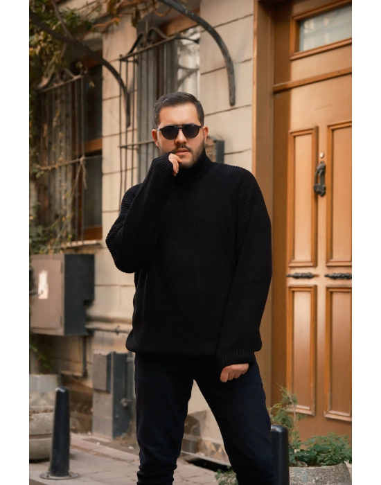 Siyah Boğazlı Örme Kazak