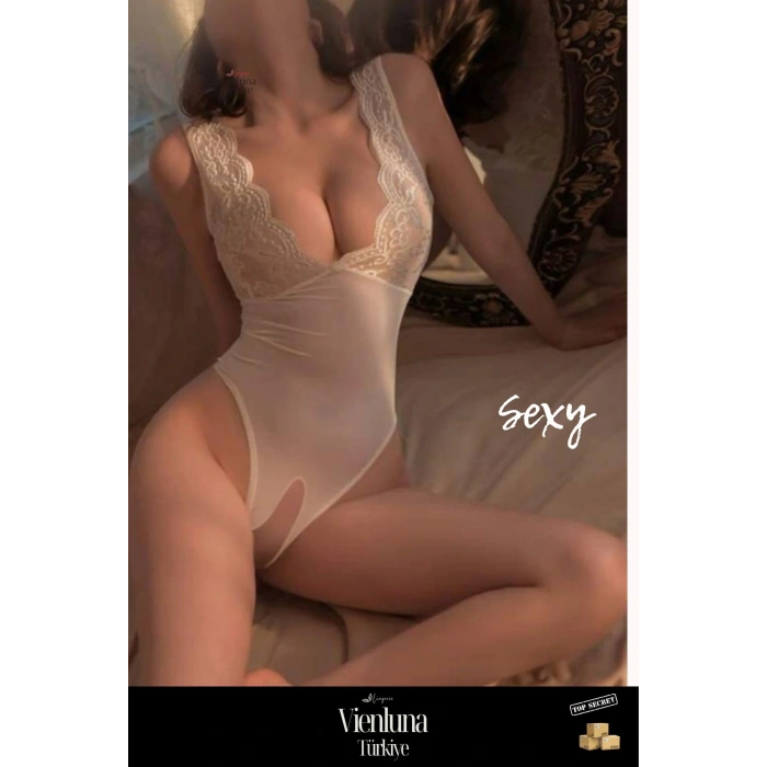 Premium Seri Kadın Seksi Erotik Fantezi Transparan Zarif Şık Ekru Dantelli Özel Bölgesi Açık Body