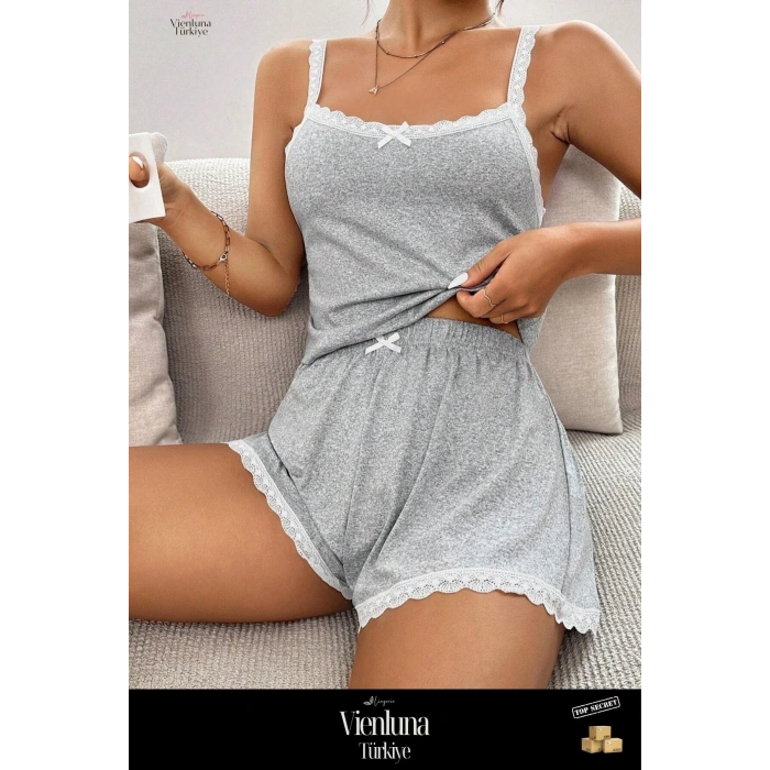 Premium Seri Zarif Modern Şık Lüks Rahat Kurdele Dantel Detaylı Askılı Ev İçi Şort Takım