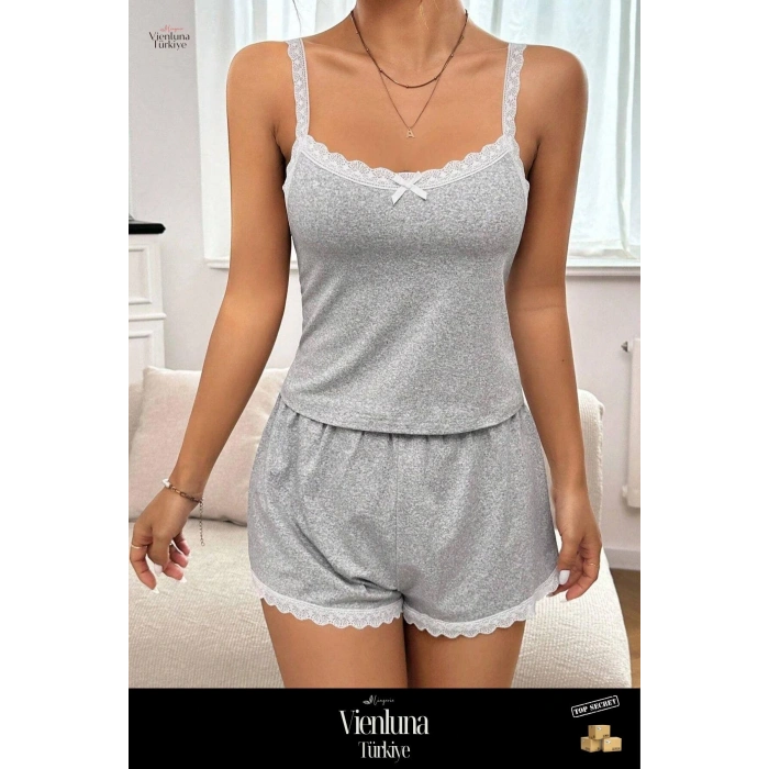 Premium Seri Zarif Modern Şık Lüks Rahat Kurdele Dantel Detaylı Askılı Ev İçi Şort Takım