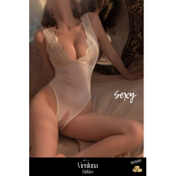 Premium Seri Kadın Seksi Erotik Fantezi Transparan Zarif Şık Ekru Dantelli Özel Bölgesi Açık Body