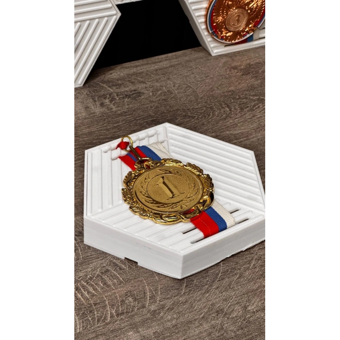 Modüler Altıgen Madalya Sergileme Standı - Mıknatıslı Petek Tasarım Madalya Askısı ve Panosu