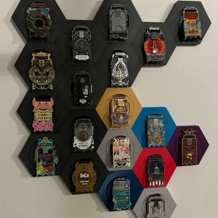 Modüler Altıgen Madalya Sergileme Standı - Mıknatıslı Petek Tasarım Madalya Askısı ve Panosu