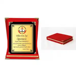 Yılın Öğretmeni İsimli Plaketi