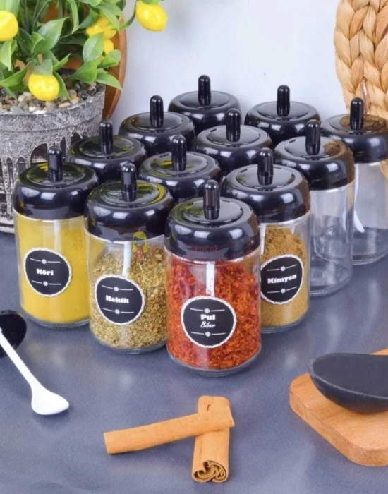 12 Adet Kendinden Kaşıklı Cam Baharat Seti 300 ml (Baharat Etiketli  Hediyeli )  (SIYAH)