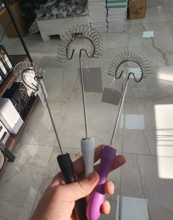 Plastik Saplı Yaylı Çırpıcı SİYAH