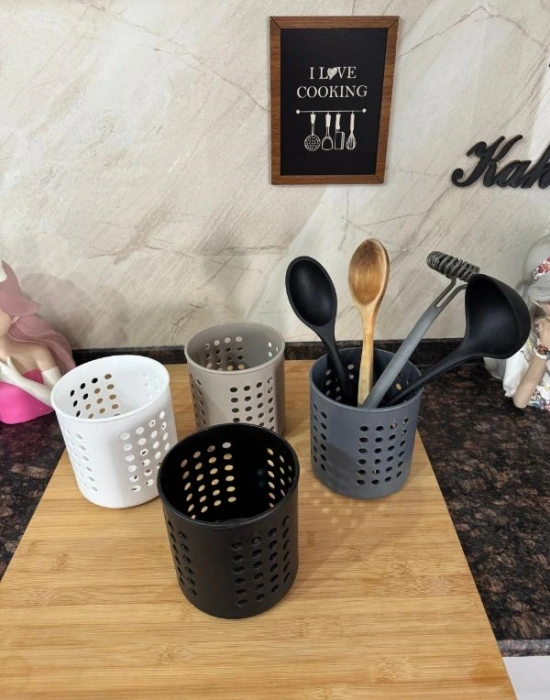 Delikli Dik Kaşıklık