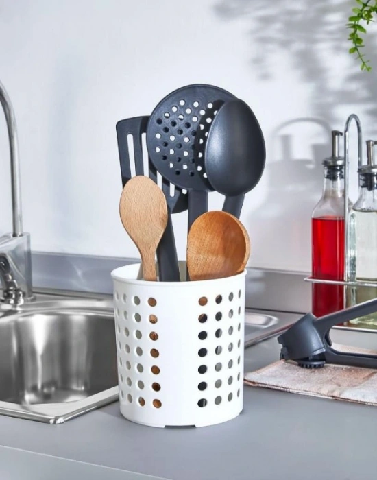 Delikli Dik Kaşıklık