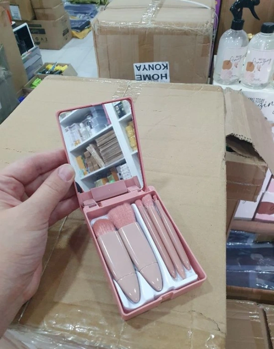 Aynalı Makyaj Fırçası Seyahat Seti Pembe