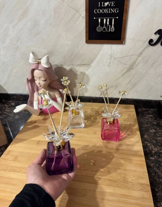 Süslü Cam Kristal Koku Şişesi