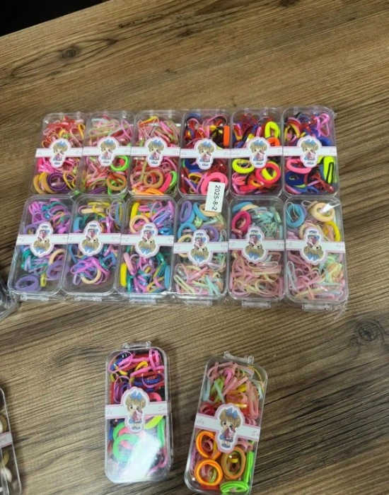 Karma Lastikli Havlu Ve Plastik Tokalar 2025-8-1-8-2