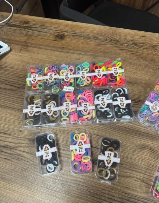 Karma Lastikli Havlu Ve Plastik Tokalar 2025-8-1-8-2