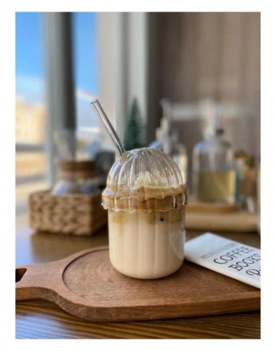 Çizgili Kapakli Pipetli Cam Bardak Kçk