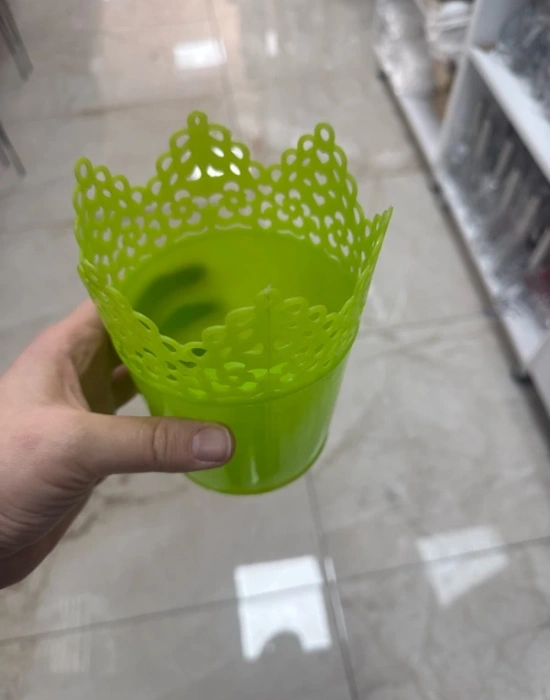 Plastik Delikli Uzun Renkli Kova Saksı