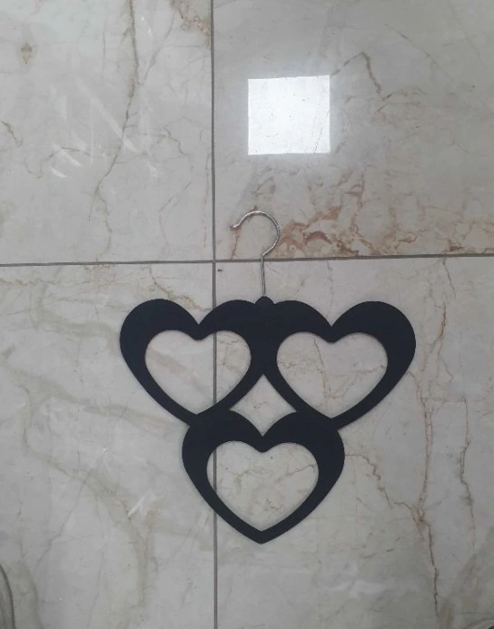 Kalp Kadife Şal Elbise Askısı Siyah