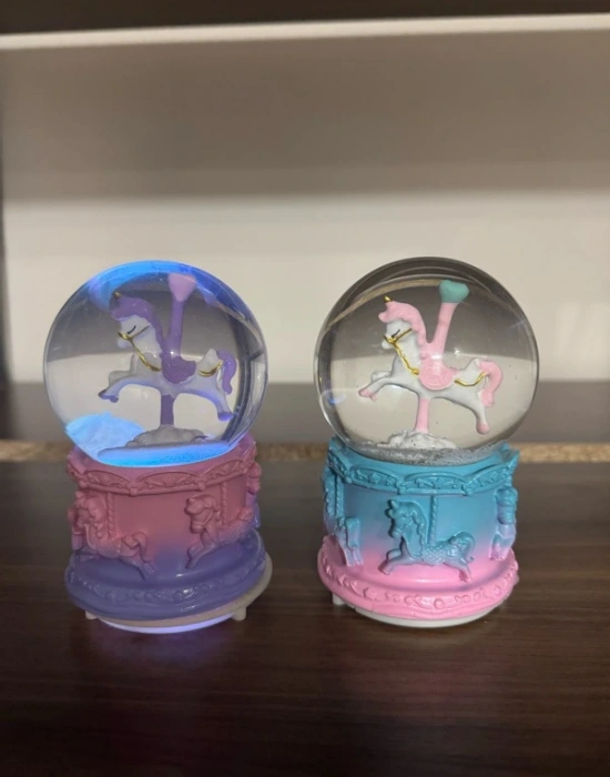 Kar Küresi Atlı Model Müzikli Orta Boy 13 x 8 cm