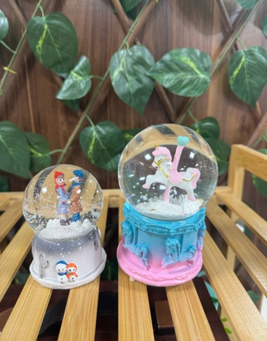 Kar Küresi Atlı Model Müzikli Orta Boy 13 x 8 cm