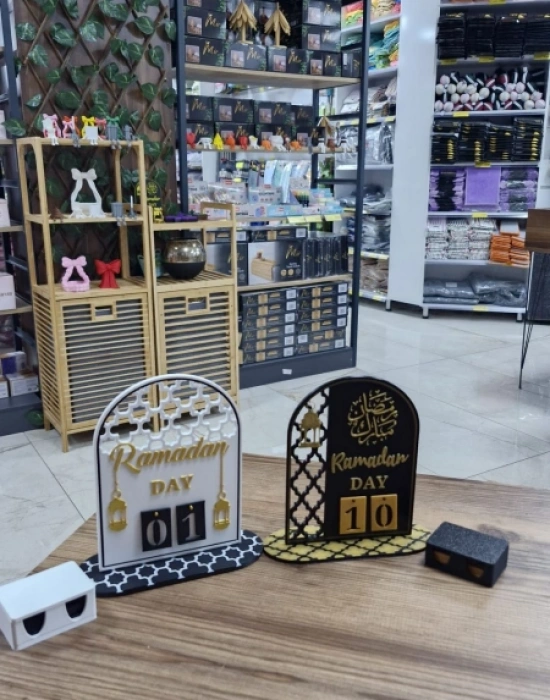 Siyah Ramazan Takvimi Masaüstü Dekoru