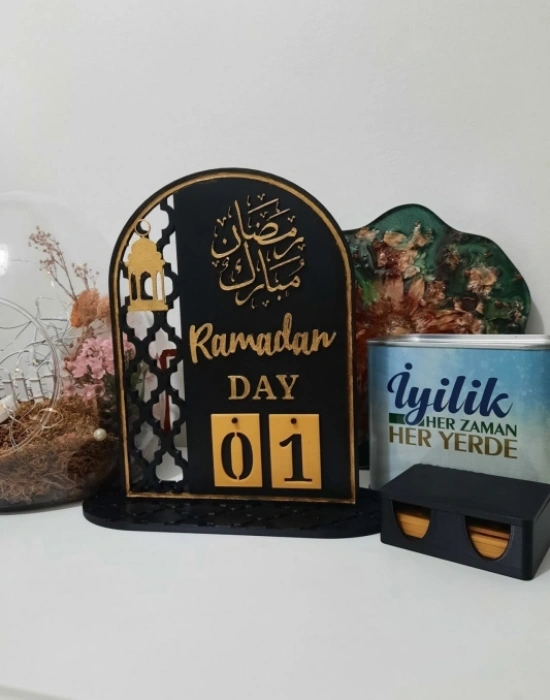 Siyah Ramazan Takvimi Masaüstü Dekoru