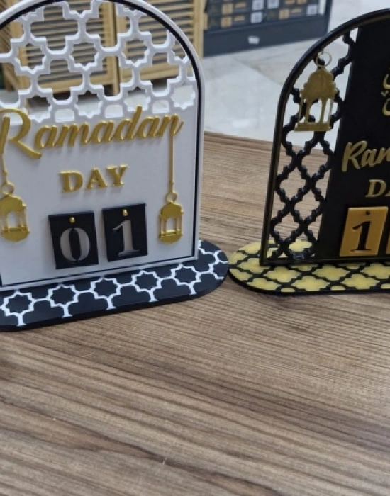 Siyah Ramazan Takvimi Masaüstü Dekoru