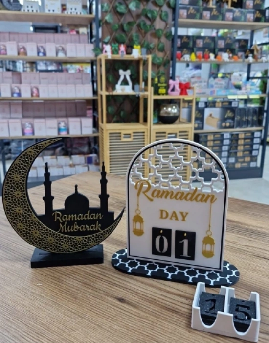 Beyaz Ramazan Takvimi Masaüstü Dekoru