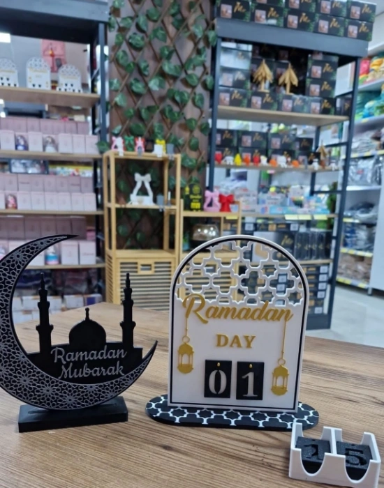 Beyaz Ramazan Takvimi Masaüstü Dekoru