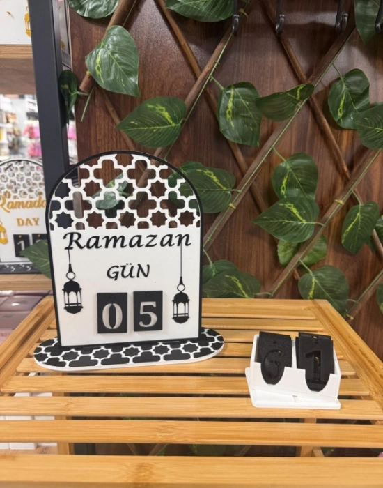 Beyaz Siyah Ramazan Gün Yazılı Ramazan Takvimi 20 CM