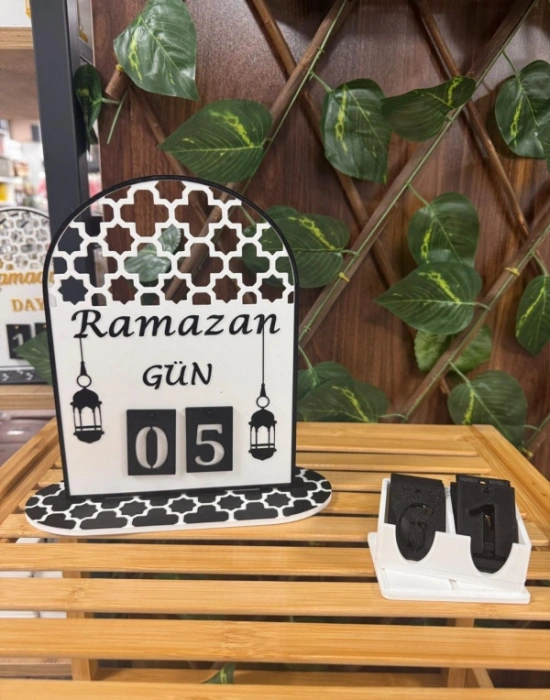 Beyaz Siyah Ramazan Gün Yazılı Ramazan Takvimi 20 CM