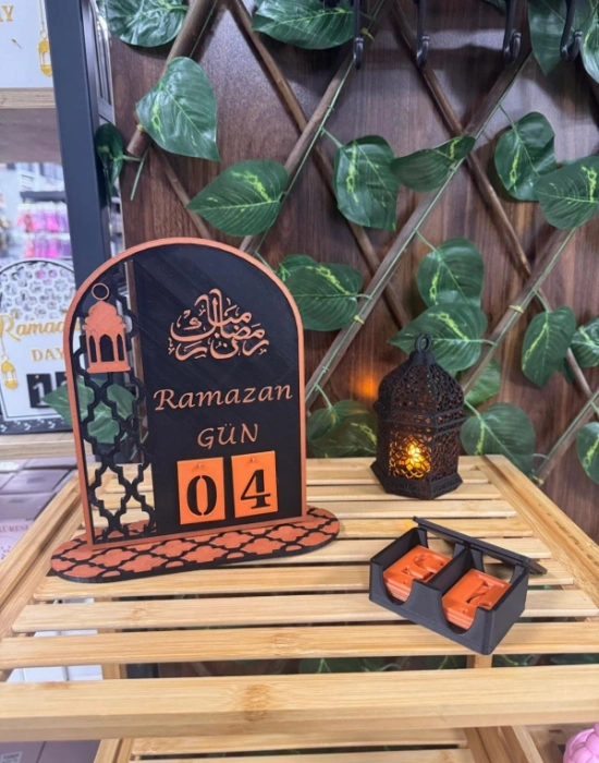 Siyah Bakır Ramazan Gün Yazılı Ramazan Takvimi 20 CM