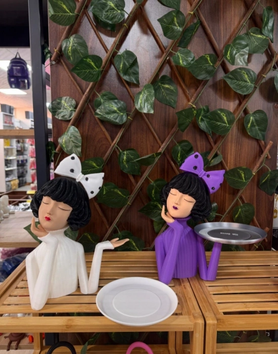 Km Group 27 Cm Büyük Boy Kız Tepsi Tutan Obje Kız Figürü