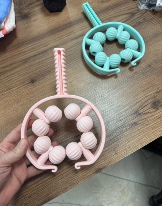 B. 8 Tekerli Küçük Boy Ayak Kol Masaj Aparatı