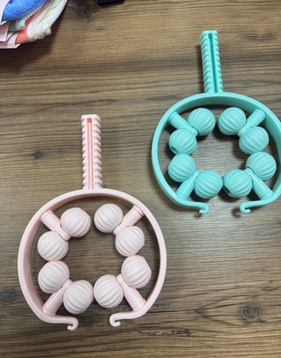 B. 8 Tekerli Küçük Boy Ayak Kol Masaj Aparatı