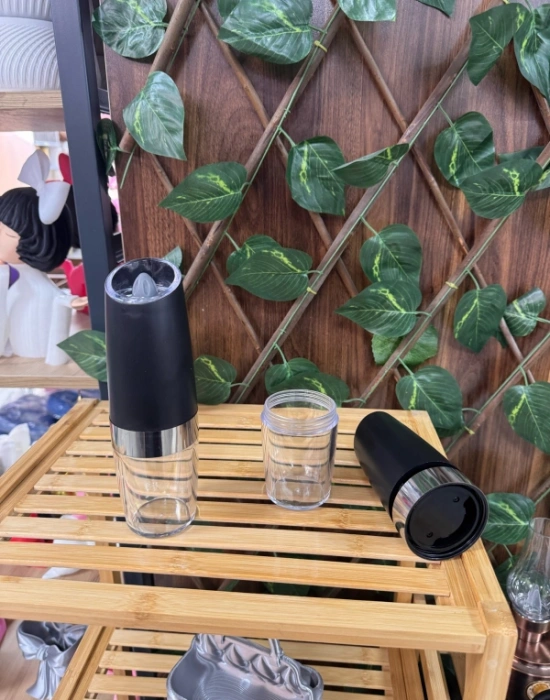 Otomatik Siyah Baharat Öğütücü Plastik