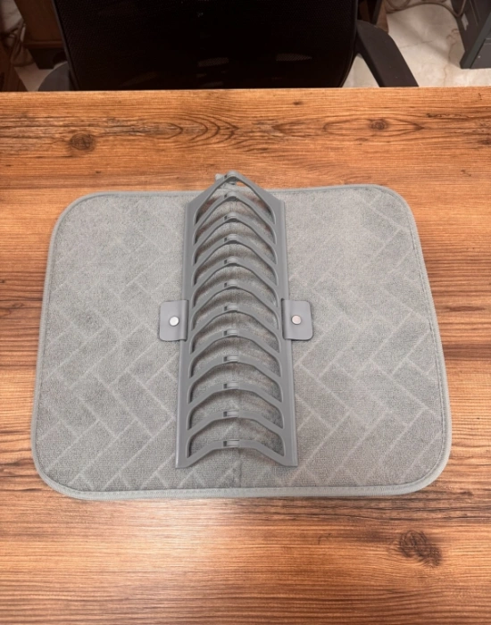 B. Tezgah Üstü Bulaşık Kurutma Matı 44 x 36 cm