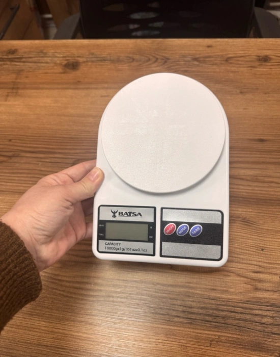 B. Hassas Tartı Mutfak Terazisi 10 Kg Kapasite