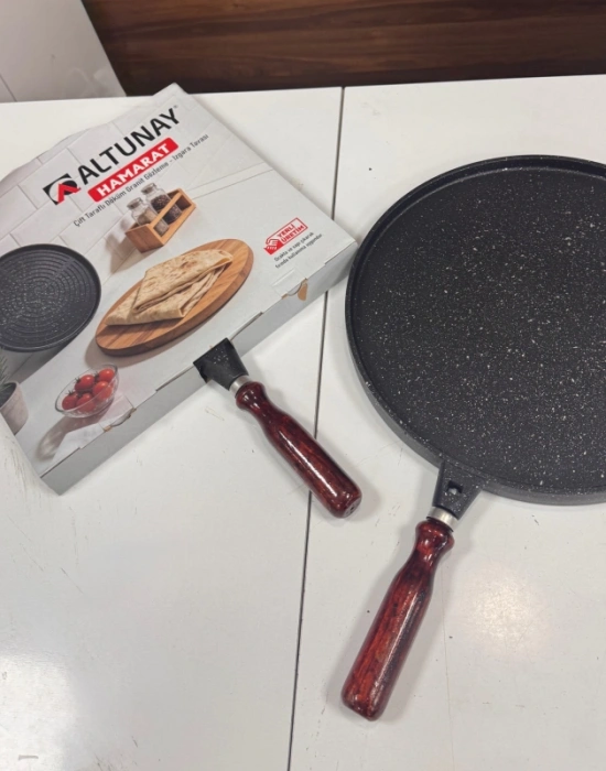 Yeni Model Vernik Saplı Hamarat Çift Taraflı Döküm Bazlama Gözleme Tava 34 Cm