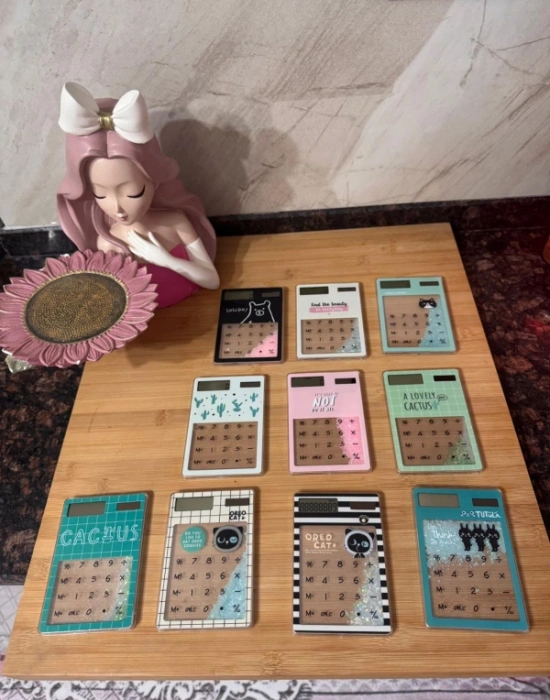 D. Renkli Sulu Simli Figürli Hesap Makinesi  12 x 8 x 1 cm İnce