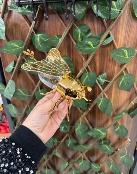 Arı Tasarımlı Bal Kabı Ballık  Kaşık Hediyeli Gold Kaplama Plastik