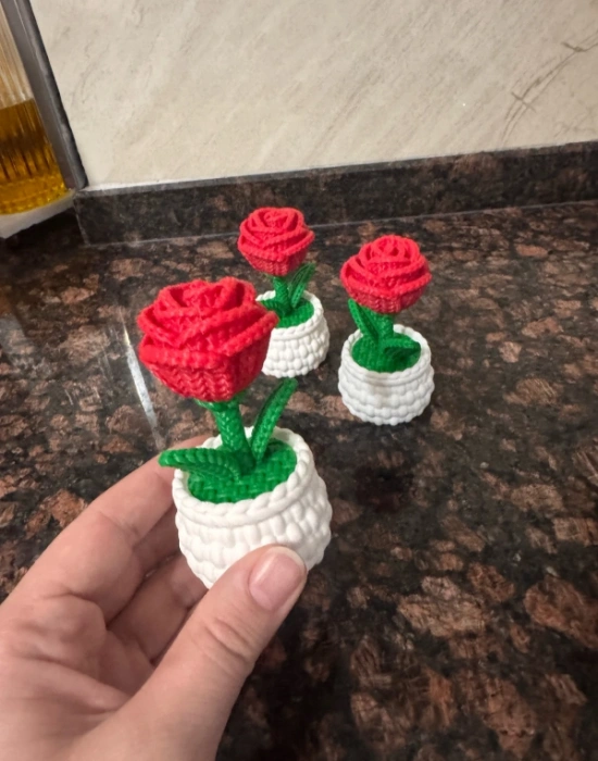 Km Group Saksılı Gül Obje Figür 10 x 5 cm