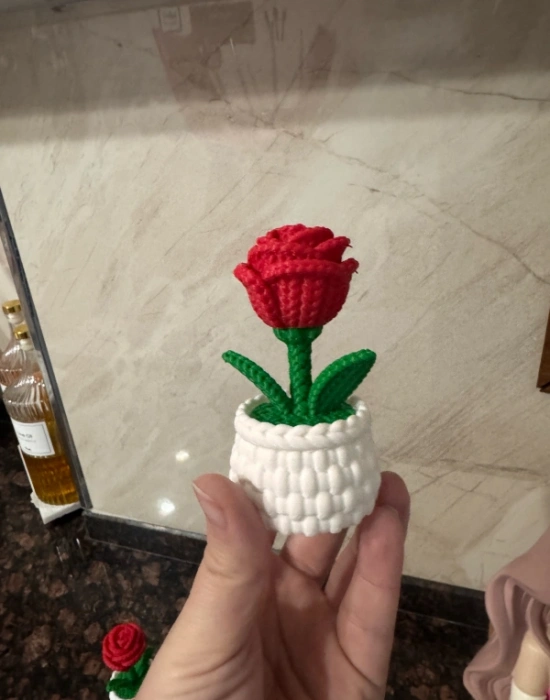 Km Group Saksılı Gül Obje Figür 10 x 5 cm