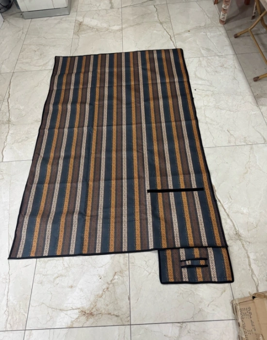 Renkli Piknik Matı Hasır Piknik Örtüsü Su Geçirmez Kumaş 220 x 140 cm