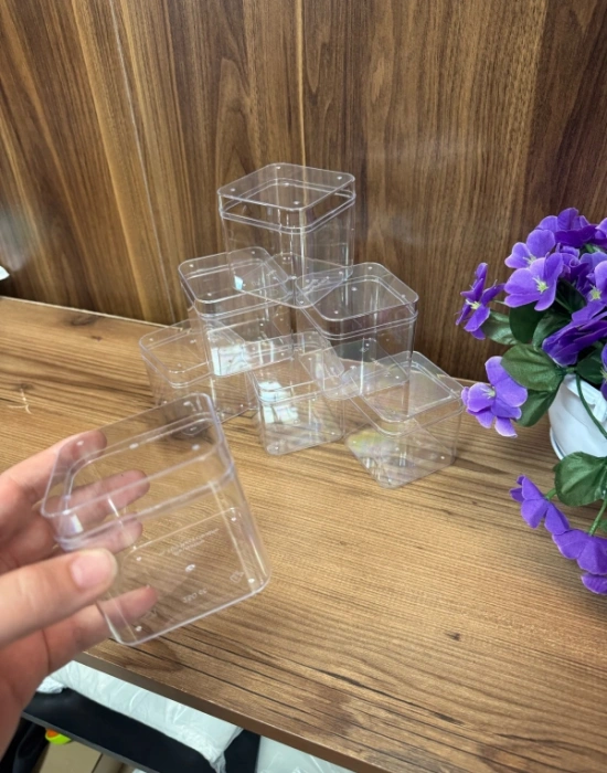 Sert Mika Plastik 6lı Kare Tiramisu Cup 250 cc  Şeffaf Kapaklı Sunum Kabı Tatlı & Meze ve Salata Kap